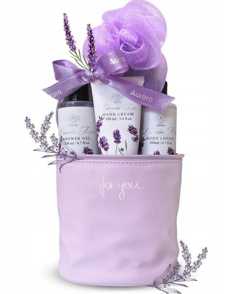 Set produse cosmetice cu lavanda, gel de dus 200 ml, crema de corp 200 ml, crema de maini 100 ml si burete in geanta cosmetica mov, Aurora